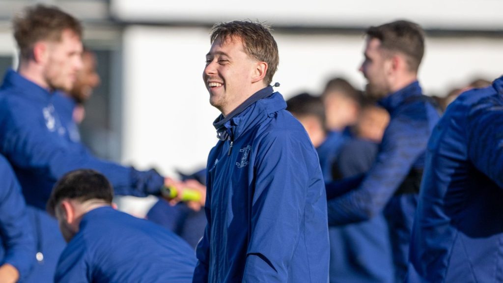 PNE对阵考文垂城：复苏之战，挑战领头羊，迪普代尔激情四射！