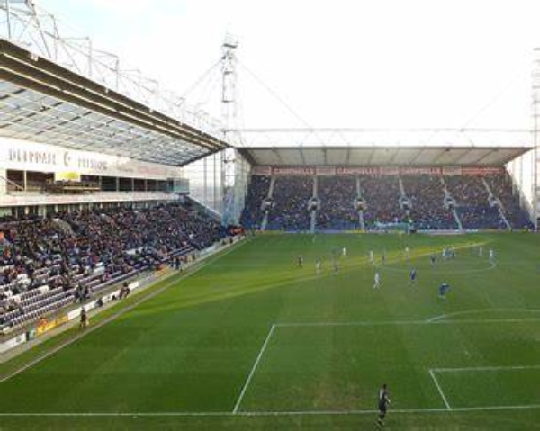 普雷斯顿足球俱乐部绰号是什么？深度解析百合花传统与历史由来