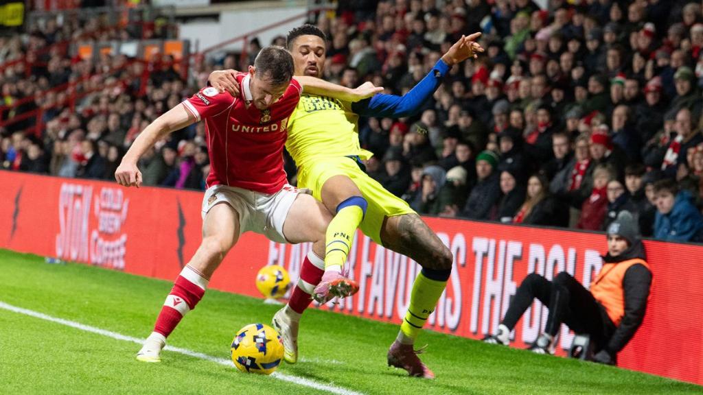 普雷斯顿北区客场1-2失利雷克瑟姆，精彩图集回顾比赛关键时刻